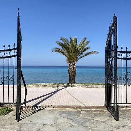 Houseloft Sandals Beachfront Apartman Políhrono