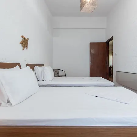 Houseloft Sandals Beachfront Políhrono