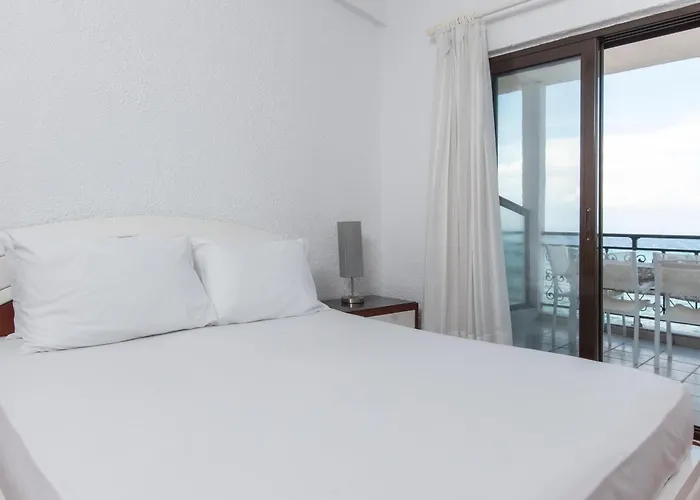 Апартаменты Houseloft Sandals Beachfront Полихроно